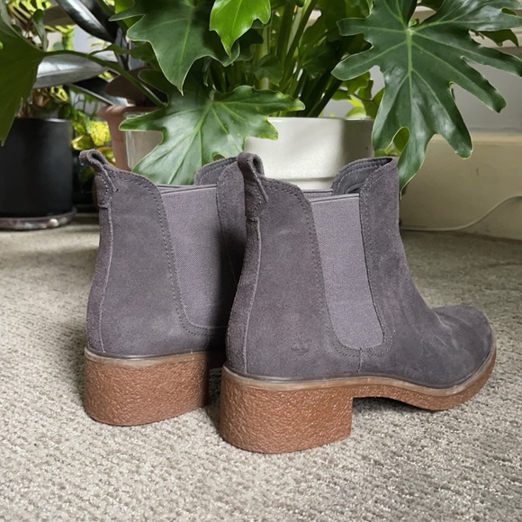 Women’s Timberland Chelsea Boots - Picture 2 of 5